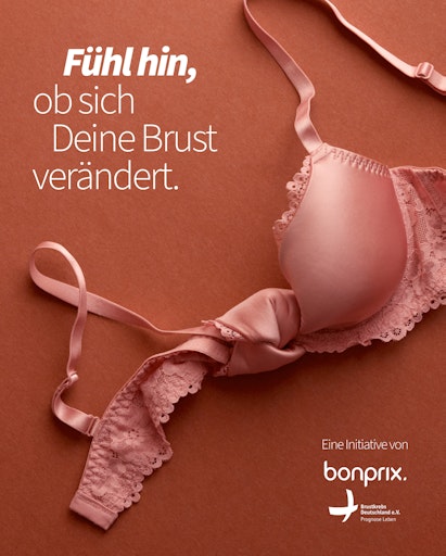 Sensibilisierungskampagne für Brustkrebsvorsorge von bonprix
(Copyright: bonprix / Kampagne Linda Ambrosius) // Weiterer Text
über ots und www.presseportal.de/nr/59646 / Die Verwendung dieses
Bildes für redaktionelle Zwecke ist unter Beachtung aller
mitgeteilten Nutzungsbedingungen zulässig und dann auch honorarfrei.
Veröffentlichung ausschließlich mit Bildrechte-Hinweis.