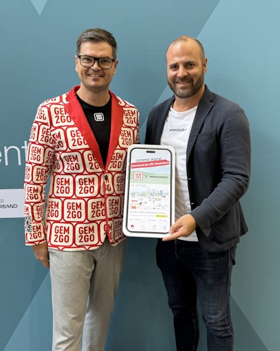  Michael Kölbl und David Böhm präsentieren auf der Kommunalmesse
eine neue Lösung zur Verbesserung der digitalen
Bürger:Innenkommunikation.