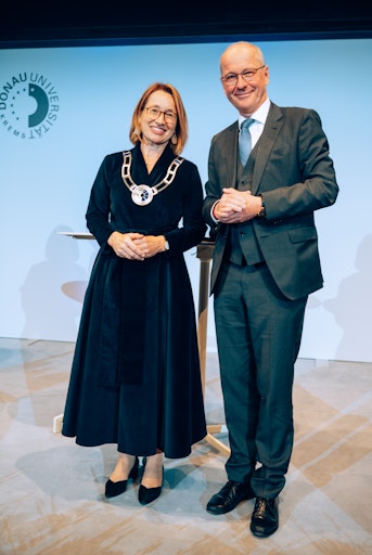 Vorschau Bild von Rektorin Viktoria Weber, Rektor emeritus Friedrich Faulhammer.