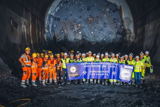 Vorschau Bild von BU: Große Freude über den erfolgreichen Durchstich der TBM
„Lilia“ bei den Projektteams der ARGE H41 und der BBTSE