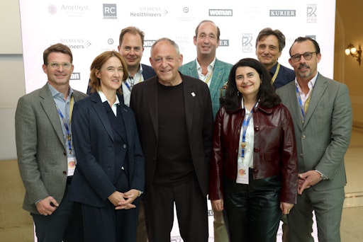 Vorschau Bild von Vortragende der Academy (von Links nach rechts): Dr. Johannes
Sailer, Dr. Daniela Kauer-Dorner, Prof. Wolfgang Köstler,
Univ.-Prof. Dr. Christoph Zielinski, Dr. Arid Galid, Dr. Alina
Sturdza, Prof. Berthold Streubel und Prof. Florian Fitzal