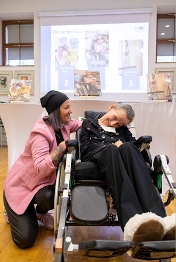 Vorschau Bild von Glückliche Gewinnerinnen