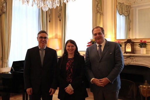 v.l.n.r.: Prof. Hossam Haick (Programmleiter des neuen
DPU-PhD-Programms „Precision and Personalized Medicine“), Emma
Baines (Deputy Head of Mission der Britischen Botschaft in
Österreich) und Robert Wagner, MA (DPU-Direktor)