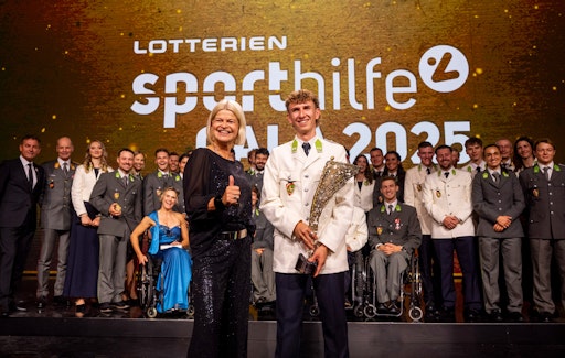 Klaudia Tanner mit Sportler des Jahres