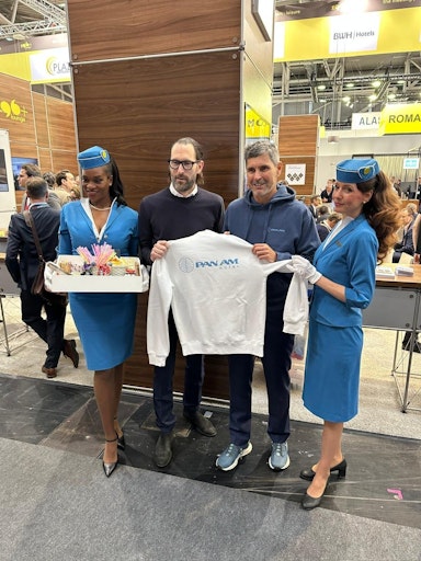 Vorschau Bild von v.l.n.r.: Gebhard Schachermayer, CEO Pan Am Hotels & Managing
Partner JP Hospitality, und Dietmar Ploberger, Brand Development
Director bei Pan Am Hotels und Managing Director JP Hospitality