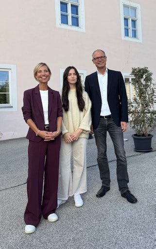 WOMAN Balance-Chefredakteurin Kristin Pelzl-Scheruga, Gemma
Styles, britische Podcasterin, Autorin, Mental-Health-Aktivistin und
Kärnten Werbung Geschäftsführer Klaus Ehrenbrandtner