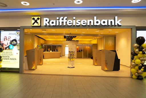 neue Filiale von Raiffeisen Stadtbank Wien im Auhof Center