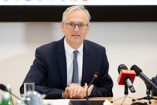 Vorschau Bild von Dr. Wolfgang Urbantschitsch, LL.M., Vorstand E-Control, beim
Pressegespräch "Präsentation EAG Monitoringbericht"