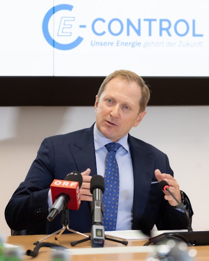 Vorschau Bild von Prof. DI Dr. Alfons Haber, MBA, Vorstand E-Control, beim
Pressegespräch "Präsentation EAG-Monitoringbericht"