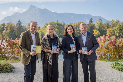 Von links nach rechts - Leo Bauernberger (Geschäftsführer
SalzburgerLand Tourismus), Astrid Gruchmann-Licht (Projektleiterin
Sound of Music Jubiläumswoche) mit Franziska Lipp (Autorin von "The
Sound of Salzburg") und Hans Scharfetter (Aufsichtsratsvorsitzender
SalzburgerLand Tourismus)