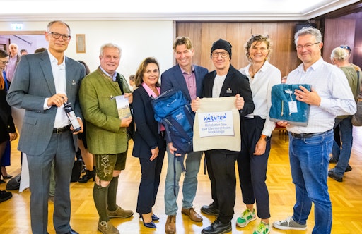 v. l. n. r.: Klaus Ehrenbrandtner, Dietmar Rossmann, Christine
Sitter, Stefan Brandlehner, Daniel Gollner, Nina Ruhlan, Manuel
Andrack