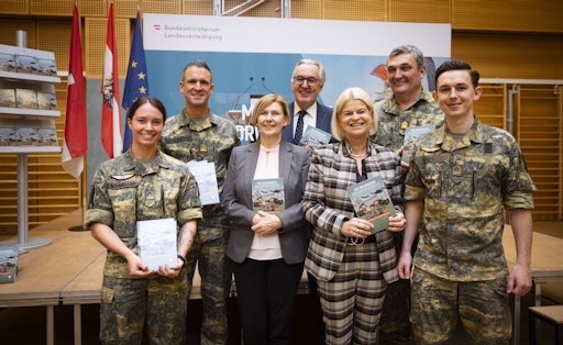 Bundesheer: Buchpräsentation „Mit Adleraugen auf dem Heldenplatz“