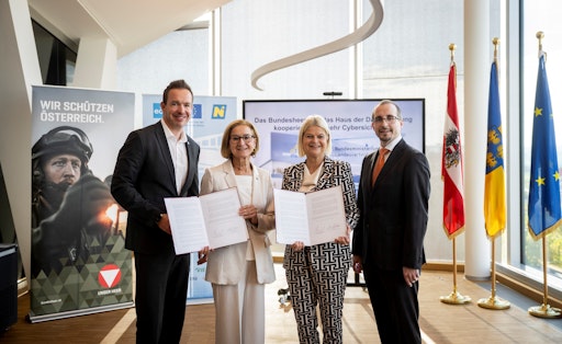 Verteidigungsministerin Klaudia Tanner Landeshauptfrau Johanna
Mikl-Leitner Generalsekretär BMLV Arnold Kammel Geschäftsführer
Lukas Reutterer