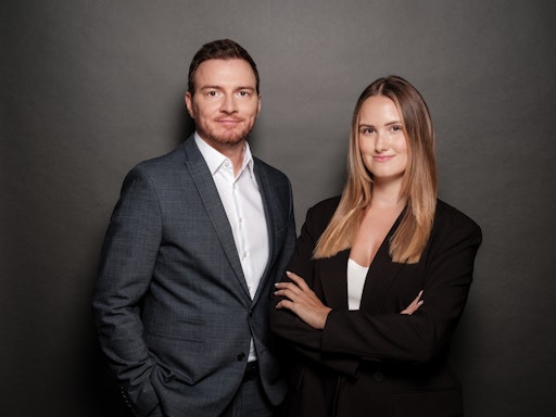 DI Hannes Speiser, Prokurist der WINEGG Realitäten GmbH und
Alexandra Bischof.