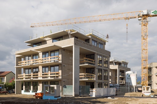 Im Oktober hat IFA Dachgleiche beim Grazer Projekt "Tiergartenweg
32" gefeiert. Bis 2026 entstehen hier in fünf Gebäuden insgesamt 58
geförderte Neubau-Mietwohnungen.