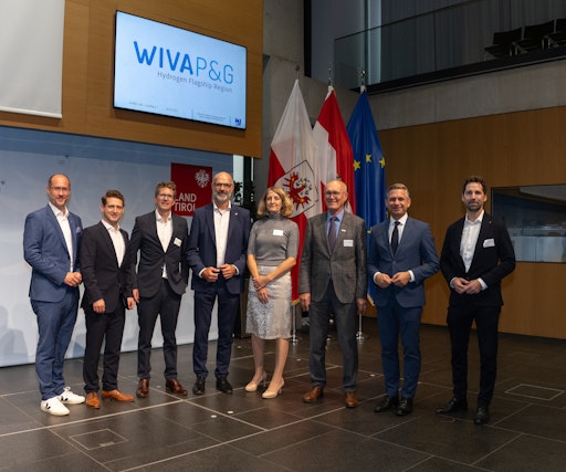 https://www.apa-fotoservice.at/galerie/39569 LR Mario Gerber,
Dominik Matheisl (LINZ AG), Johannes Jungbauer (Wien Energie),
Sigfried Kiss (RAG Austria AG), Elvira Lutter (GF WIVA P&G), Horst
Steinmüller (Obmann WIVA P&G), BM Wolfgang Hattmannsdorfer,
Alexander Trattner (GF HyCentA)