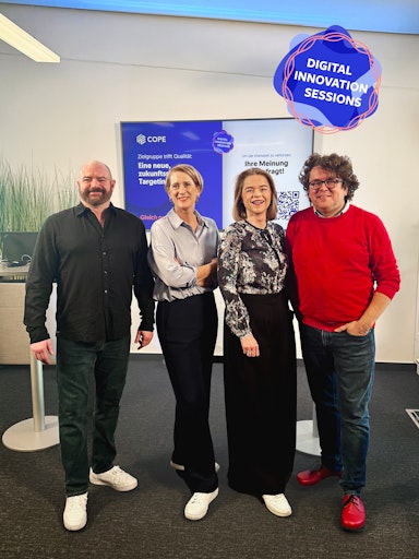 Vorschau Bild von v.l.n.r. Stephan Dangl (philoro) sowie Nicola Dietrich, Maresa
Wolkenstein und Markus Lauscher (COPE)