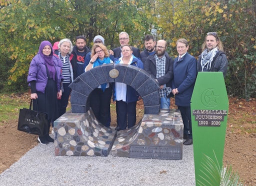 Den Feierlichkeiten wohnten die Initiatoren von "Prehod",
Vertreter:innen der SOS Balkanroute sowie Bürgermeister Andrej
Kavšek bei.