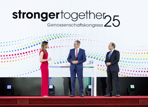 Vorschau Bild von Raiffeisen-Generalanwalt Erwin Hameseder und
ÖGV-Vorstandsvorsitzender Peter Haubner bei der Begrüßung