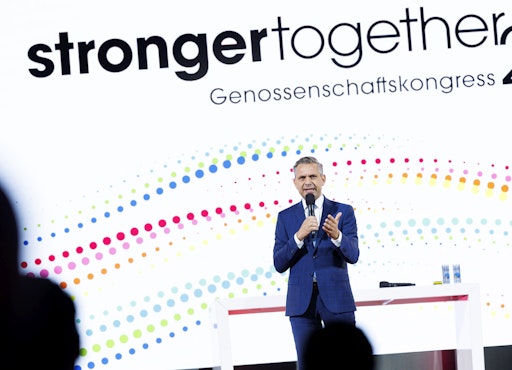 Vorschau Bild von Wirtschaftsminister Wolfgang Hattmannsdorfer eröffnete den
Genossenschaftskongress