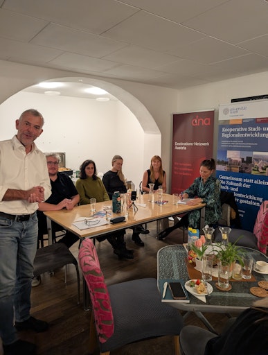 Im Zuge des ersten Blocks der dna Nachhaltigkeits-Akademie wurde
eine Diskussion zum Thema "Warum Nachhaltigkeit" abgehalten.