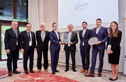 Das Infineon Austria Team bei der Preisverleihung in Paris.