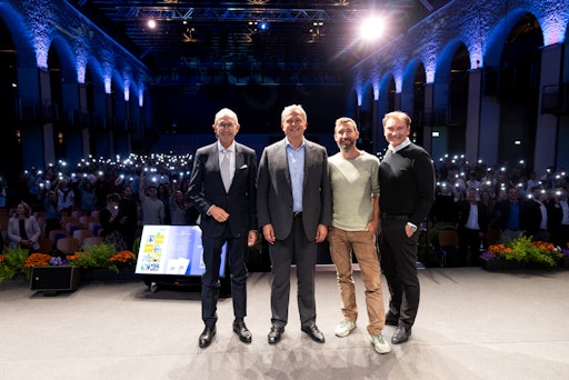 MCI Welcome 2025, v.l.: Andreas Altmann (MCI Rektor), Manfred
Boudreaux-Dehmer (CIO der NATO), Daniel Krauss (Mitgründer und CIO
der Flix SE), Peter Mirski (CIO des MCI) ©Thomas Steinlechner