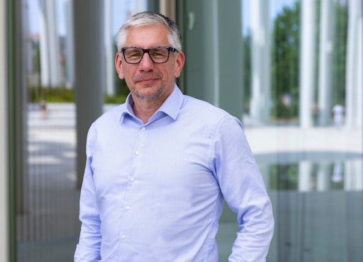 Andreas Mayer, Geschäftsführer der ANWR-GARANT AUSTRIA, begleitet
mit seinem Team über 130 Schuhhändler:innen auf dem Weg in eine
digitale Zukunft.