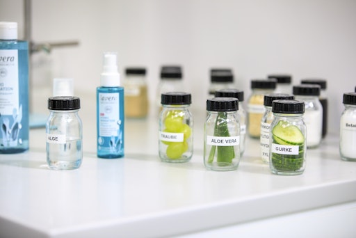 Vorschau Bild von Research and development at Laverana - Intensive basic research
for innovative natural cosmetics // Weiterer Text über ots und
www.presseportal.de/nr/64783 / Die Verwendung dieses Bildes für
redaktionelle Zwecke ist unter Beachtung aller mitgeteilten
Nutzungsbedingungen zulässig und dann auch honorarfrei.
Veröffentlichung ausschließlich mit Bildrechte-Hinweis.