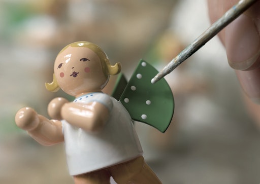 Vorschau Bild von Bemalung eines Elfpunkte-Engel aus dem Hause Wendt & Kühn