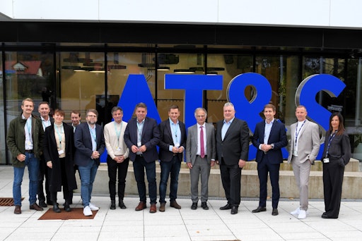 CEO Michael Mertin begrüßte gemeinsam mit dem Betriebsrat eine
Delegation rund um Finanzminister Dr. Markus Marterbauer am
AT&S-Unternehmenssitz in Leoben.