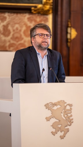 Vorschau Bild von Klubobmann Hannes Schwarz im Landtag Steiermark