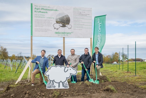 https://www.apa-fotoservice.at/galerie/39594 (v.l.n.r.): Pascal
Liedtke, Projektentwickler PV-Kraftwerke OÖ oekostrom AG; Klaus
Mühlbacher, Landtagsabgeordneter (ÖVP); Albert Troppmair,
Bürgermeister von Burgkirchen; Grundstückseigentümer Roland
Piehringer; Christoph Grosssteiner, Produktion-Geschäftsführer
oekostrom AG
