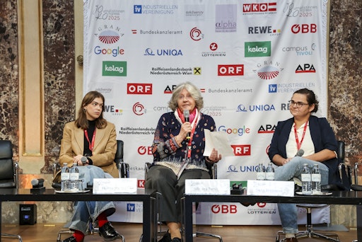 Erstes Gespräch auf dem 27. Journalistinnenkongress: Journalismus
in autoritärem Umfeld - Erfahrungen aus illiberalen Demokratien