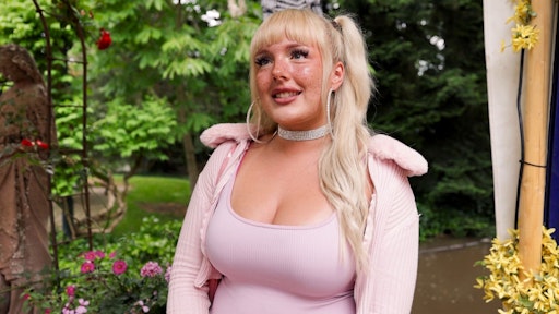 Vorschau Bild von Missy (20) nimmt am Casting teil. // Weiterer Text über ots und
www.presseportal.de/nr/6605 / Die Verwendung dieses Bildes für
redaktionelle Zwecke ist unter Beachtung aller mitgeteilten
Nutzungsbedingungen zulässig und dann auch honorarfrei.
Veröffentlichung ausschließlich mit Bildrechte-Hinweis.