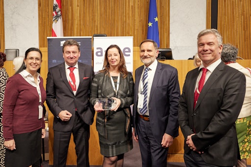 Vorschau Bild von Team Canon Medical (v.l.n.r.): Mag. (FH) Christina Moll, CFO
Andreas Pangratz, MBA Geschäftsführer Alexandra Schmatz, Marketing
Manager Ing. Werner Schatzl, Technischer Konsulent Ing. Michael
Hammerschmid, Service Leiter