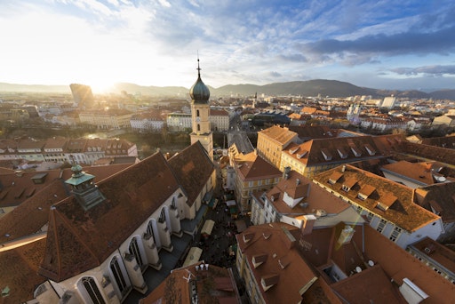 Vorschau Bild von Dächerlandschaft von Graz mit Franziskanerkirche