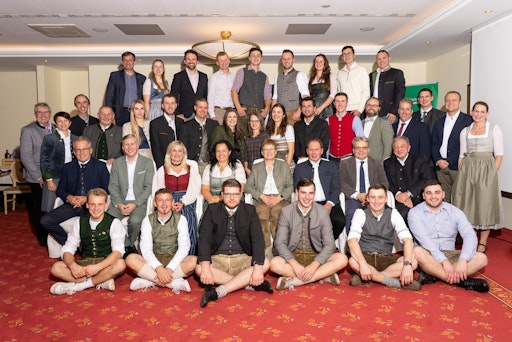 Die Meisterinnen und Meister des Jahres 2025 samt Ehrengästen bei
der feierlichen Auszeichnung am 6.11. in Bad Schallerbach, OÖ.