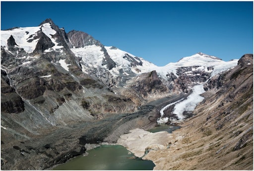 Vorschau Bild von Der Vergleich zeigt eindrucksvoll, wie hoch der Pasterzenboden
vor gut 60 Jahren noch von Gletschereis bedeckt war.