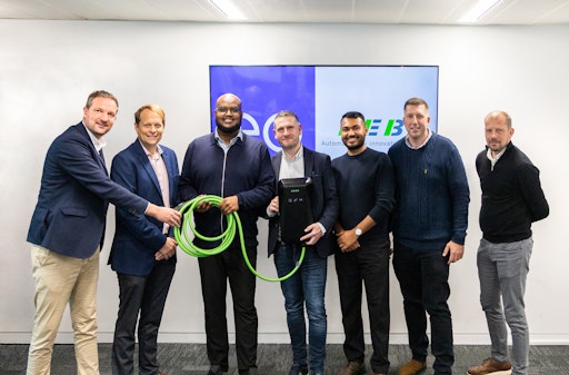 KEBA und EO starten strategische Partnerschaft: v.l.n.r.: Mathias
Knauer (Director Market eMobility, KEBA), Richard Earl (R&D
Director, EO), Mohoumud Ismail (Fleet Sales Director, EO), Darren
Gardner (Country Manager UK, KEBA), Sam Arabastani (Senior Product
Manager – Integrations, EO), Darren Hitt (Customer Solutions
Manager, KEBA), Adam Tinkham (Technical Solutions Manager, EO)