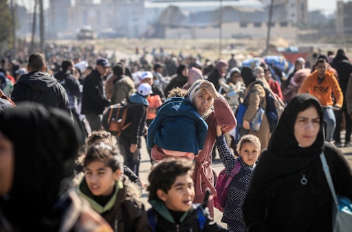 Zur ARTE-Sendung Inside Gaza 26. Januar 2024: Zivilisten werden
von der israelischen Armee aus Khan Yunis in südlichere Gebiete des
Gazastreifens vertrieben. © Mahmud Hams/AFP Foto: ARTE F
Honorarfreie Verwendung nur im Zusammenhang mit genannter Sendung
und bei folgender Nennung "Bild: Sendeanstalt/Copyright". Andere
Verwendungen nur nach vorheriger Absprache: ARTE-Bildredaktion,
Silke Wölk Tel.: +33 3 90 14 22 25, E-Mail: bildredaktion@arte.tv //
Weiterer Text über ots und www.presseportal.de/nr/9021 / Die
Verwendung dieses Bildes für redaktionelle Zwecke ist unter
Beachtung aller mitgeteilten Nutzungsbedingungen zulässig und dann
auch honorarfrei. Veröffentlichung ausschließlich mit
Bildrechte-Hinweis.