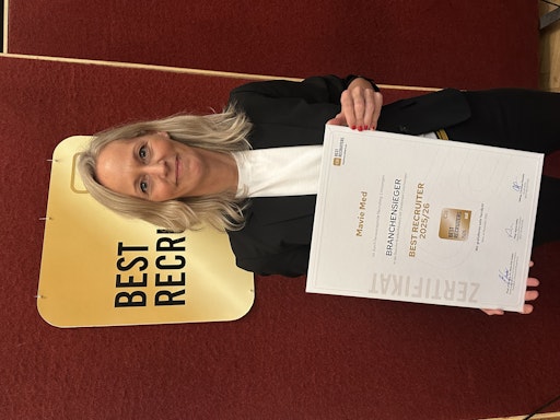 Vorschau Bild von Alexandra Forchtner, Leitung Strategische HR, Mavie Med: „Die
Basis des Erfolgs ist konsequentes Beziehungsmanagement.“