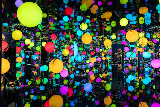 Der begehbare Infinity-Room in der Ausstellung: Love you for
Infinity in Hannovers Sprengelmuseum. // Weiterer Text über ots und
www.presseportal.de/nr/42831 / Die Verwendung dieses Bildes für
redaktionelle Zwecke ist unter Beachtung aller mitgeteilten
Nutzungsbedingungen zulässig und dann auch honorarfrei.
Veröffentlichung ausschließlich mit Bildrechte-Hinweis.