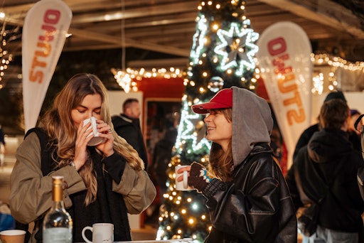Opening Party mit Studierenden und STUWO BewohnerInnen über den
Dächern Wiens!