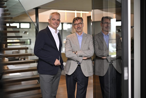 Dipl.-Ing. Hellfried Gugel verstärkt der Kärntner
Fertighausspezialist GRIFFNER sein Führungsteam mit einem erfahrenen
Baumeister aus der Branche. Seit dem 1. Oktober steht Gugel nun
GRIFFNER-Eigentümer Georg C. Niedersüß.