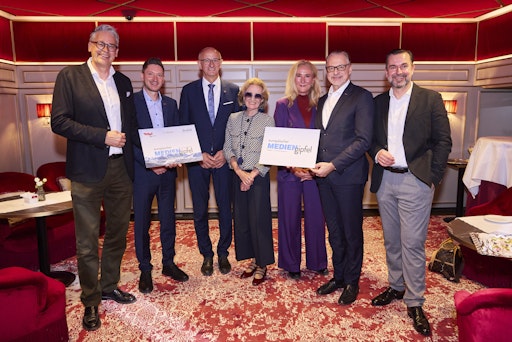 (v.l.): Stefan Kröll (EMG-Initiator/Geschäftsführer der ProMedia
Kommunikation) mit Martin Reiter (Geschäftsführer der Lebensraum
Tirol Gruppe), Anton Mattle (Landeshauptmann von Tirol), Elisabeth
Gürtler (Sacher-Chefin), Susanne Glass (Ressortleitung Ausland und
politischer Hintergrund des Bayerischen Rundfunks, Mitinitiatorin),
Josef Aschbacher (ESA-Generaldirektor), Clemens Pig (CEO APA -
Austria Presse Agentur).