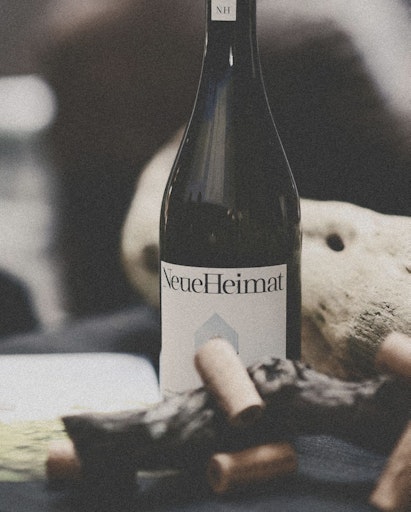 Vorschau Bild von Flasche Wein vom Weingut Neue Heimat.