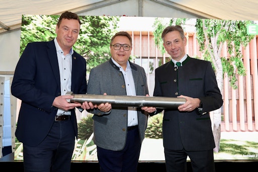 Foto honorarfrei v.l.n.r.: LAbg. Jochen Bocksruker (Bürgermeister
Bärnbach), Martin Graf (Vorstand Energie Steiermark) und Werner
Ressi (Vorstand Energie Steiermark)