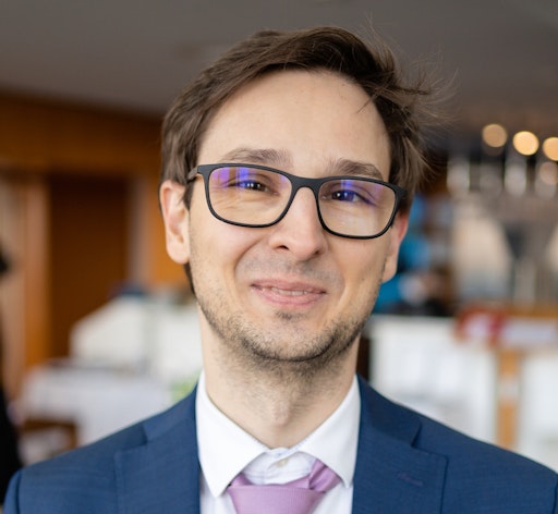 Vorschau Bild von Dr. Christoph Grojer (41) verantwortet künftig die medizinische
Leitung der Pfizer Corporation Austria