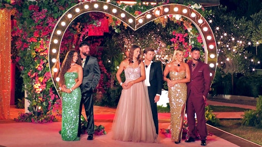  Drei Couples kämpfen um den Sieg: Jeje und Umut, Stella und Josh
sowie Laura und Maurice. // Weiterer Text über ots und
www.presseportal.de/nr/6605 / Die Verwendung dieses Bildes für
redaktionelle Zwecke ist unter Beachtung aller mitgeteilten
Nutzungsbedingungen zulässig und dann auch honorarfrei.
Veröffentlichung ausschließlich mit Bildrechte-Hinweis.